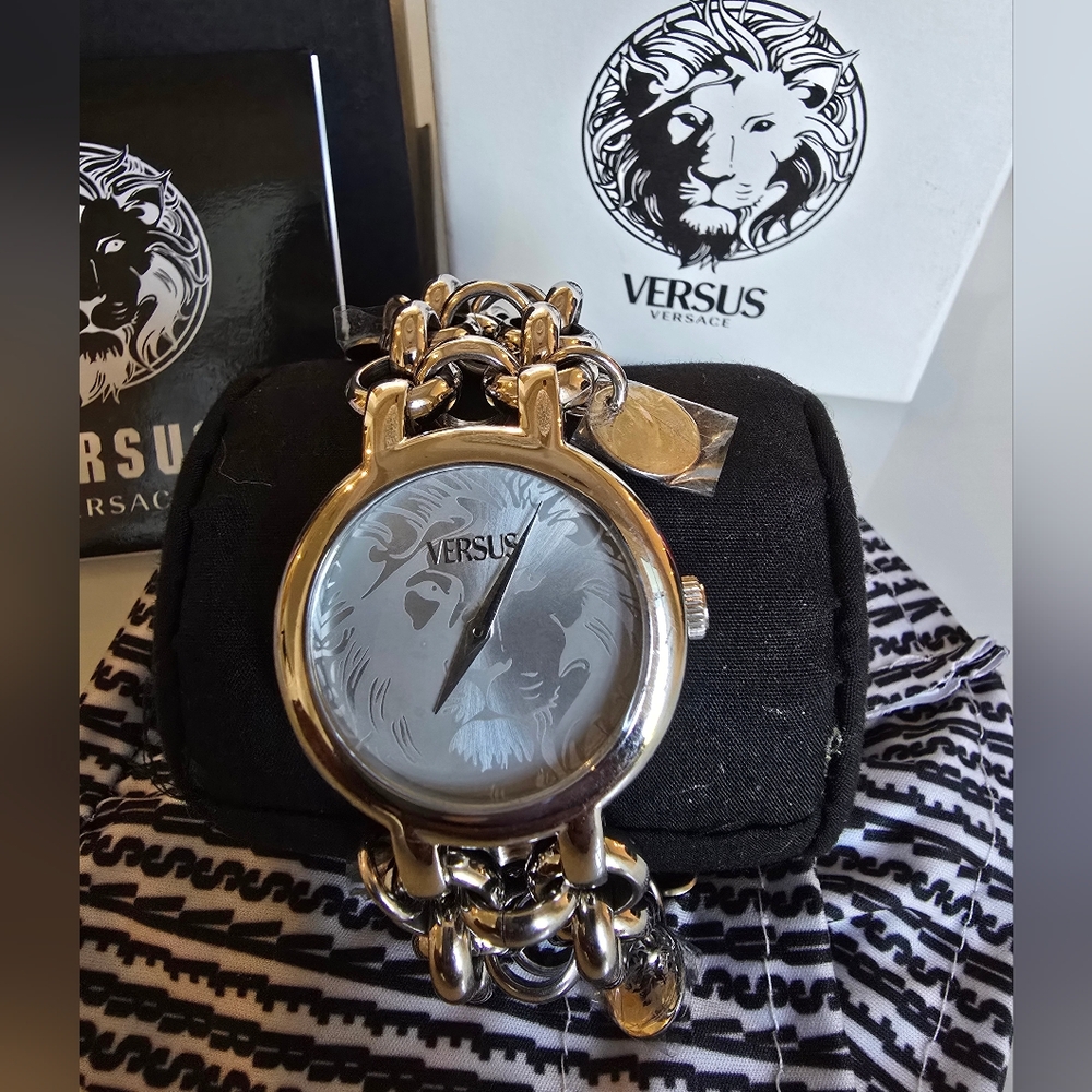 Versus Versace Silver Bangle Chain Bracelet Watch with Silver Lion Face